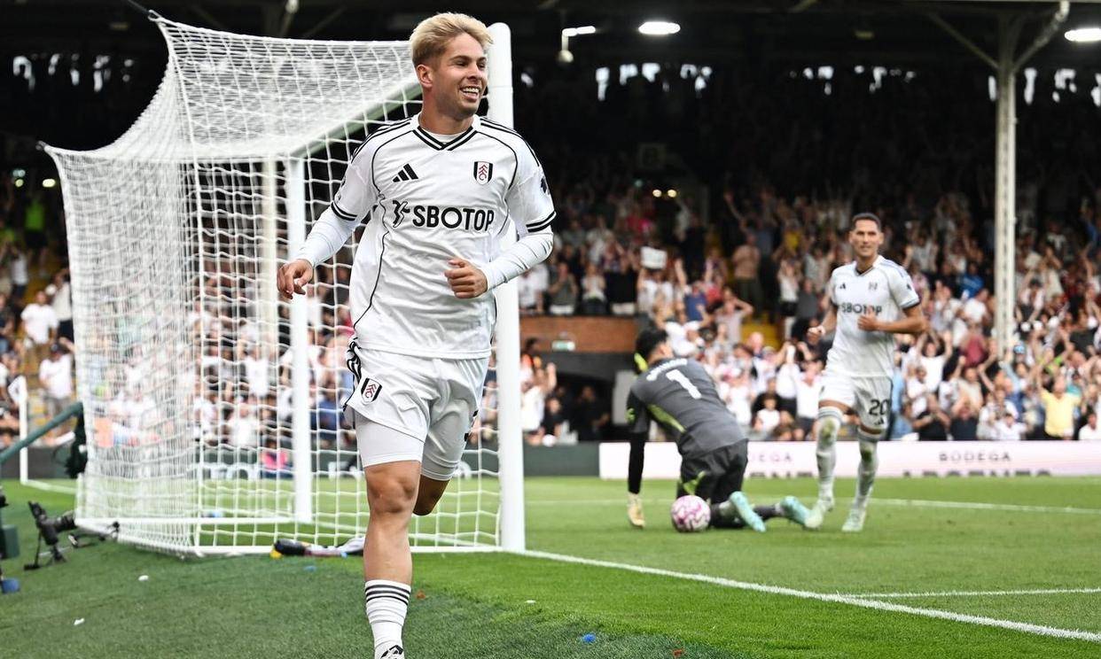 阿莫林死守三中卫害惨曼联！史密斯罗“德甲LOGO”绝平，枪手旧将梦回北伦敦