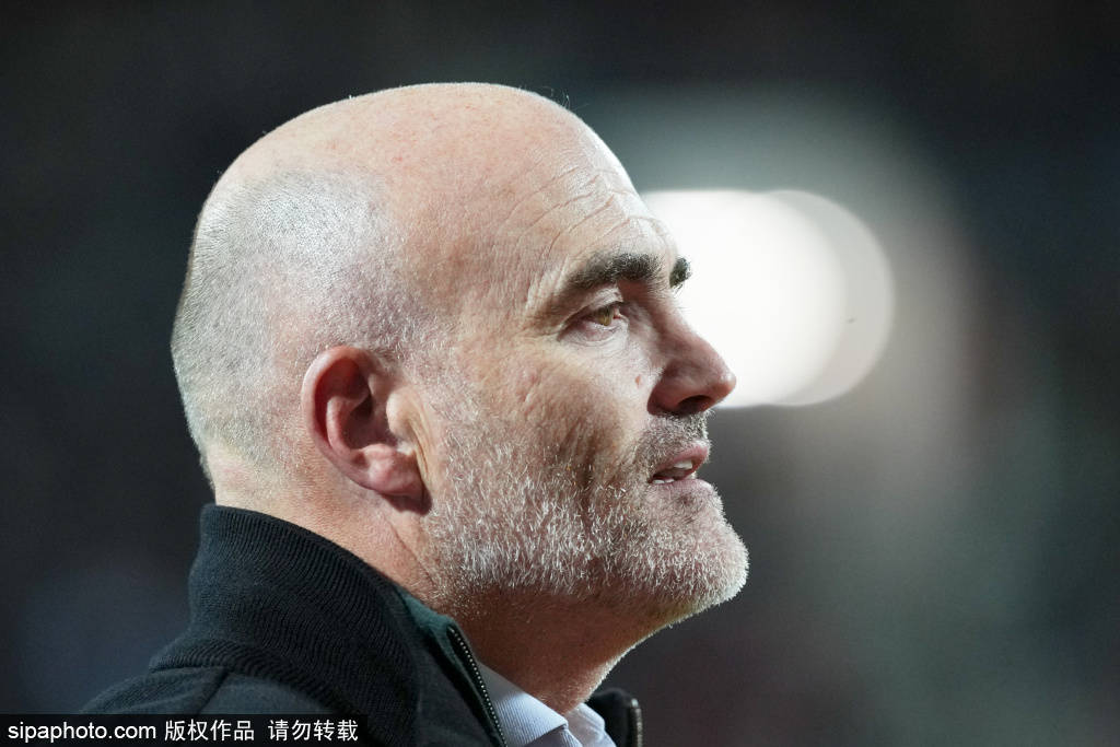 巴黎欧冠主场再陷危机:半场0-2落后拜仁,历史重演的背后有何深意?